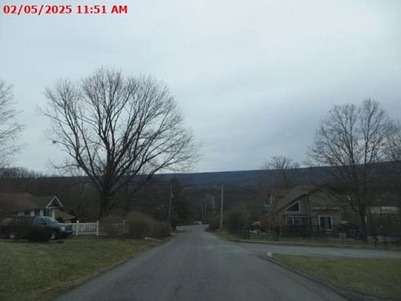 Exterior Neighborhood (street photo)
