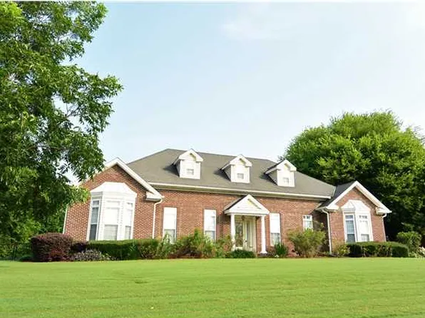 681 Winding Wood Dr, Wetumpka, AL 36093