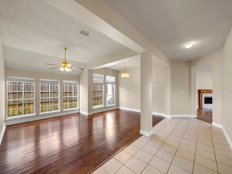 Dinning/Living Room Combination