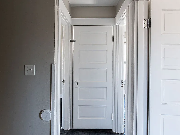 2141 Philadelphia Dr — Photo 25