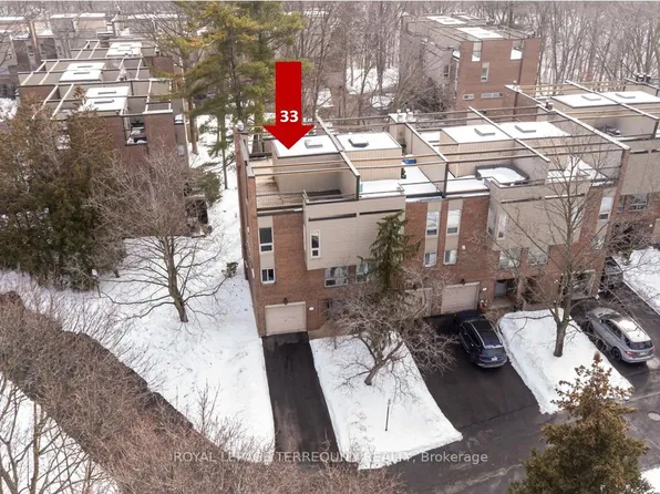 1250 Marlborough Ct #33, Oakville, ON L6H 2W7