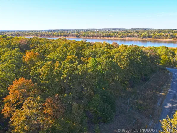 17 S 193rd Ave W, Sand Springs, OK 74063