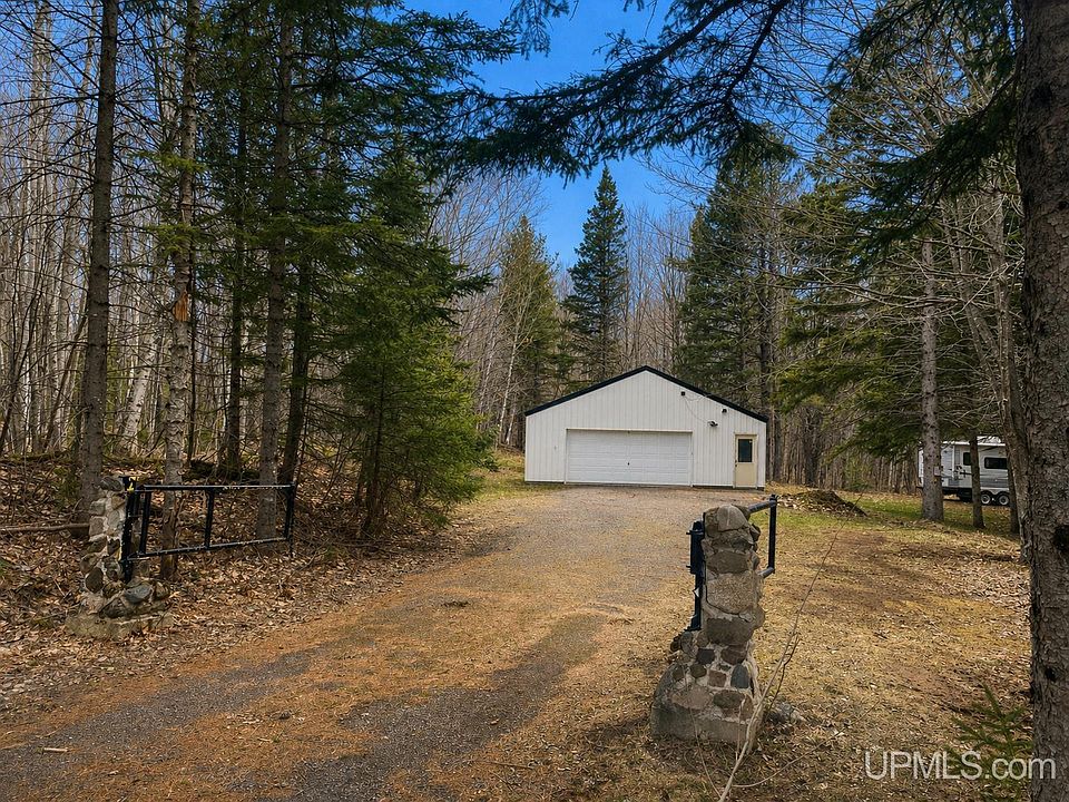 1st image of 43763 Superior Rd