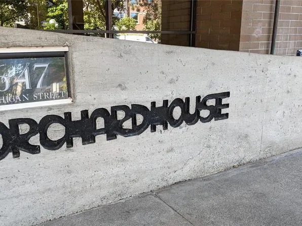 647 Michigan St #1006, Victoria, BC V8V 1S9