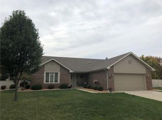 904 Corey Ln, Plainfield, IN 46168