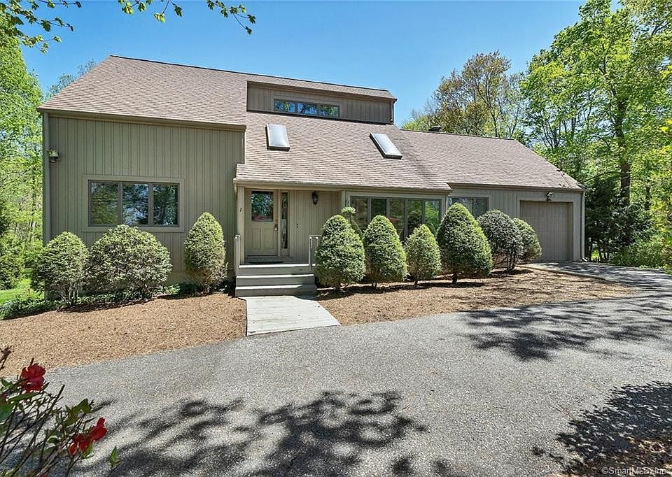 1 Newfane Rd, New Fairfield, CT 06812 Zillow
