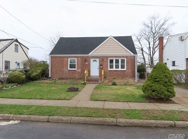 1st image of 907 Susan Pl