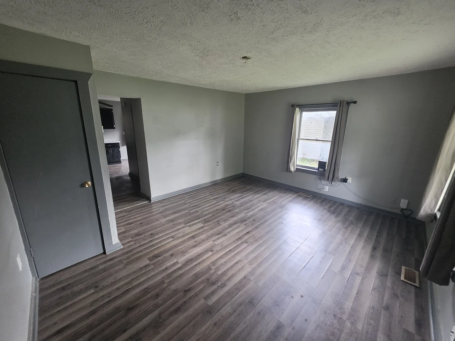 2 bed, 900 sqft, $995 — Photo 4