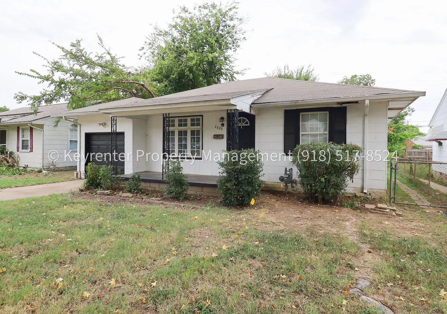 Charming 3-Bed Tulsa Home with Hardwood Floors & Fully Fenced Yard — Photo 4