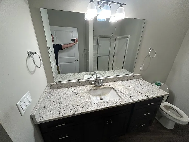 302 E Clark St — Photo 13