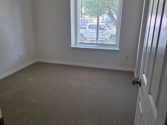4th image of 2489 Lake Park Dr Unit A