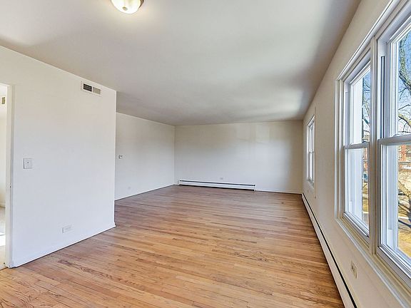 5th image of 9128 Lawler Ave
