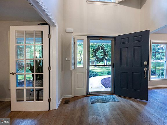 5th image of 102 Overlook Rd