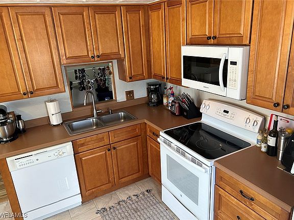 5th image of 13 Middleton Ct