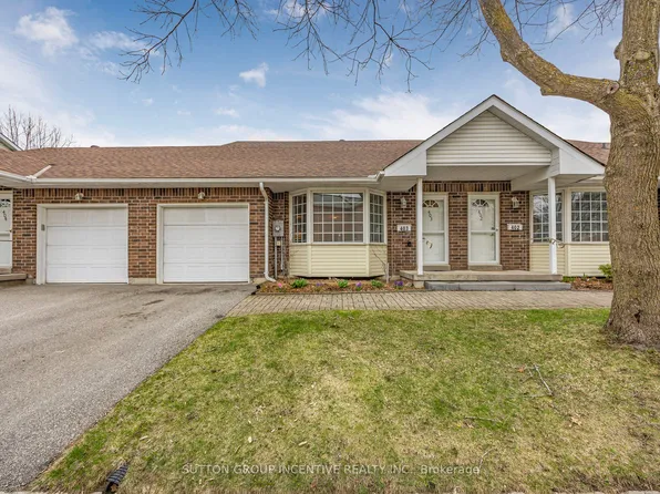 40 Museum Dr #403, Orillia, ON L3V 7T9