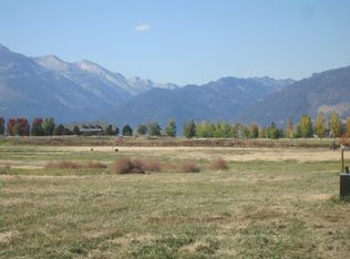 537 Broken Arrow Loop, Hamilton, MT 59840