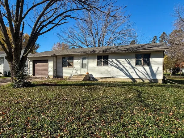 455 1st St E, Gaylord, MN 55334