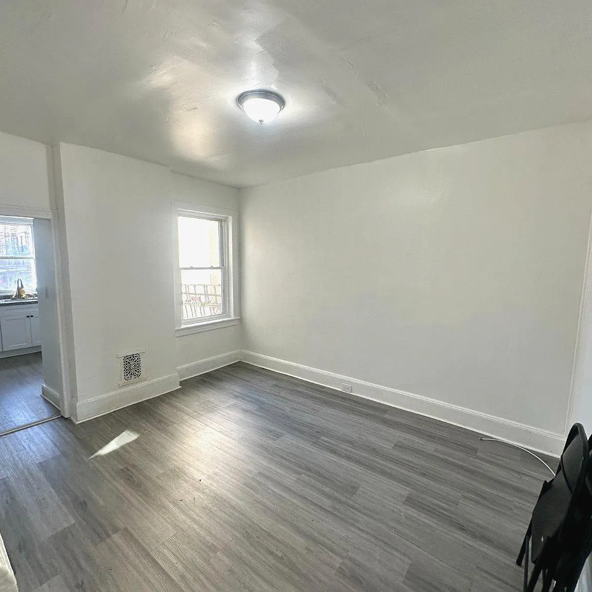 3 bed, 1.0 bath, 1198 sqft, $1,850 — Photo 4