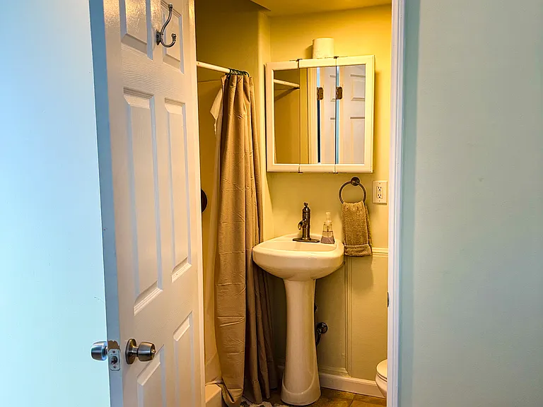 2137 Torrey Pines Rd — Photo 11
