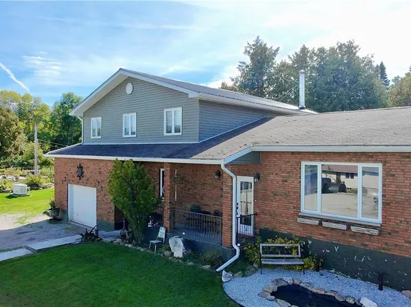 16 Meredith St, Gore Bay, ON P0P 1H0