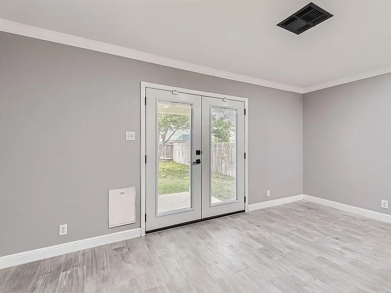 1803 Lloydminister Way — Photo 12