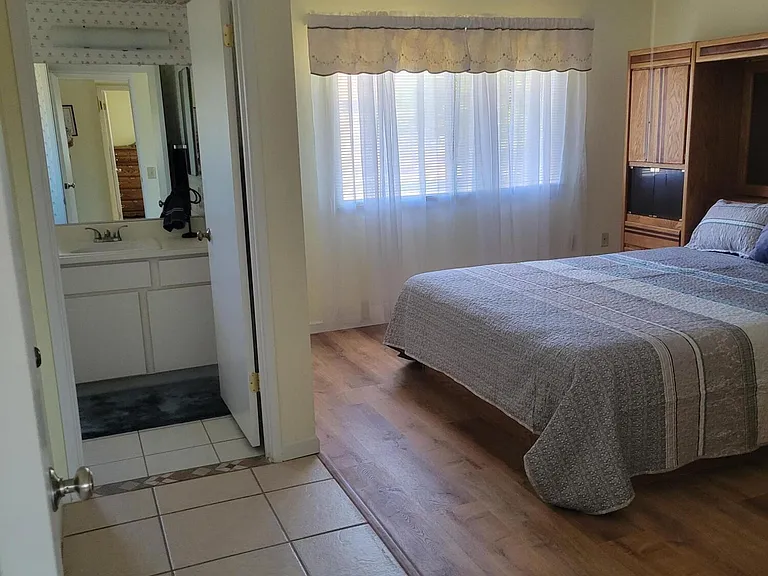 9714 W Hawthorn Ct — Photo 11