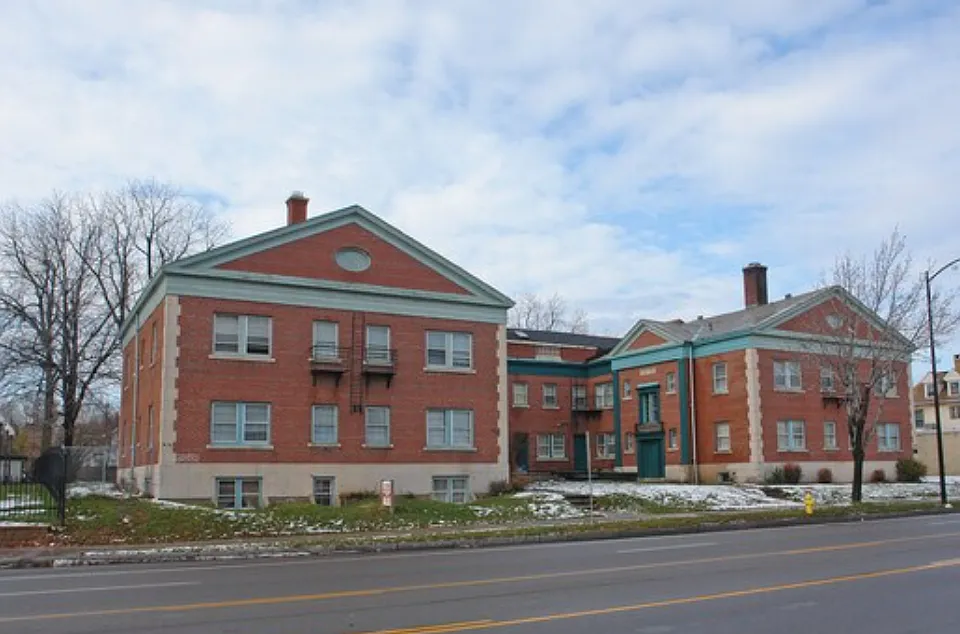 345 Lake Ave #5
