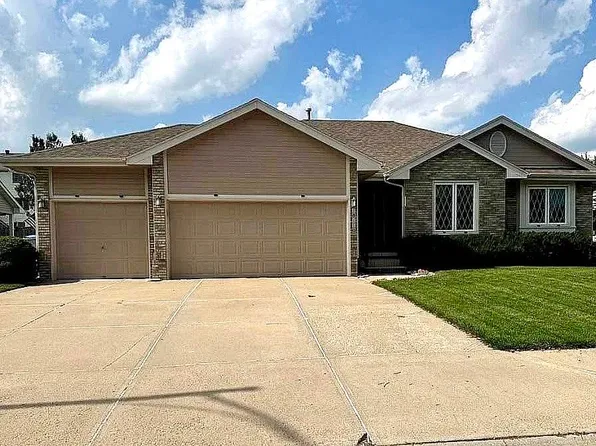 16110 Emiline St, Omaha, NE 68136