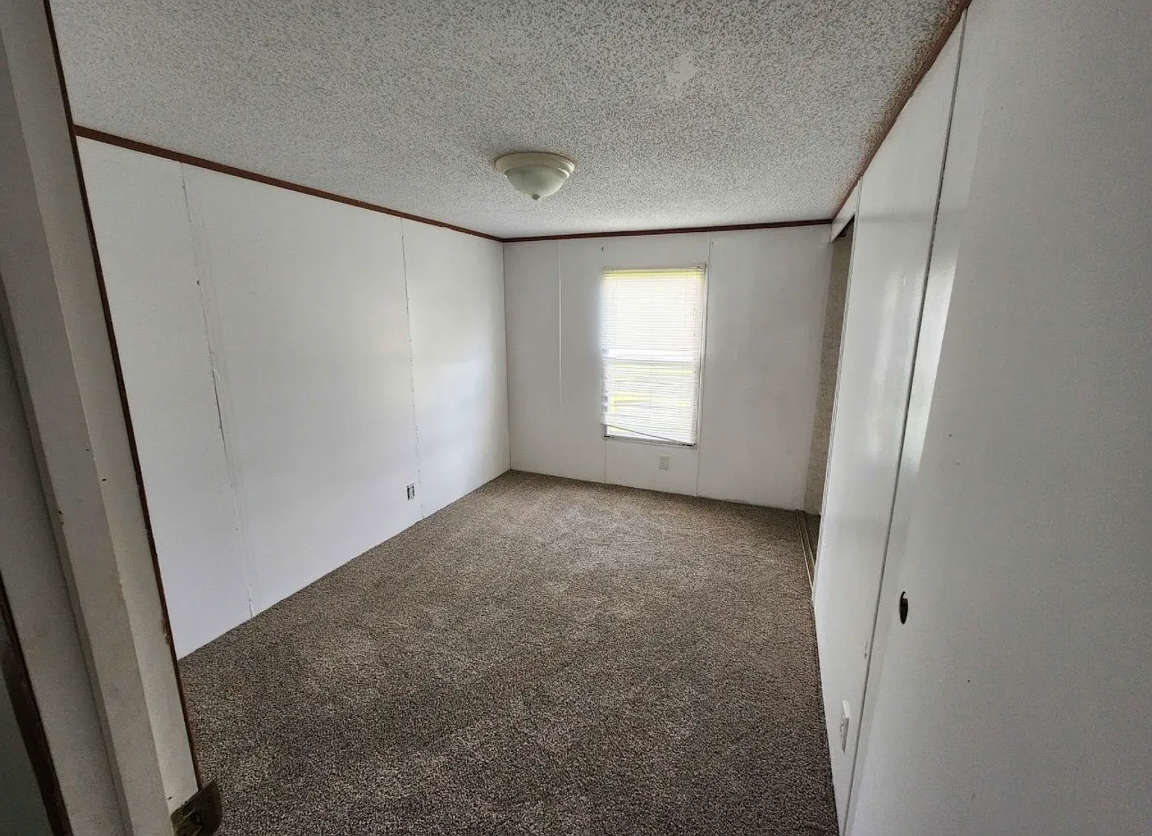 3 bed, $1,000 — Photo 1