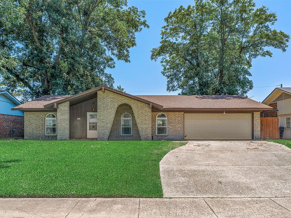 1st image of 3911 Parkway Dr