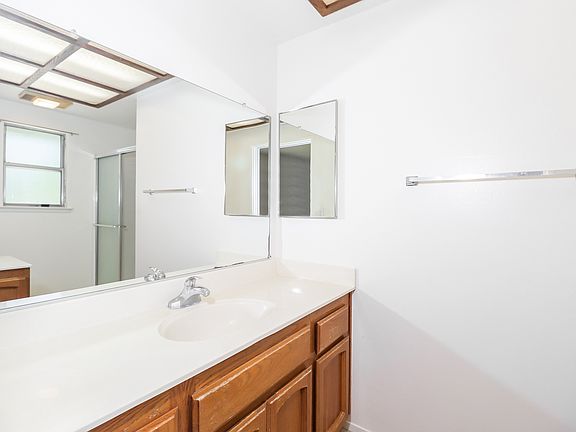 3rd image of 8334 Herndon Ct