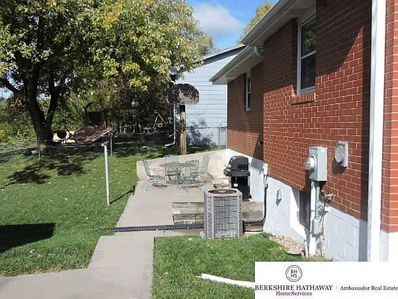3rd image of 5105 N 93rd Ave