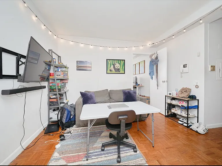 337 W 43rd St #6A — Photo 4