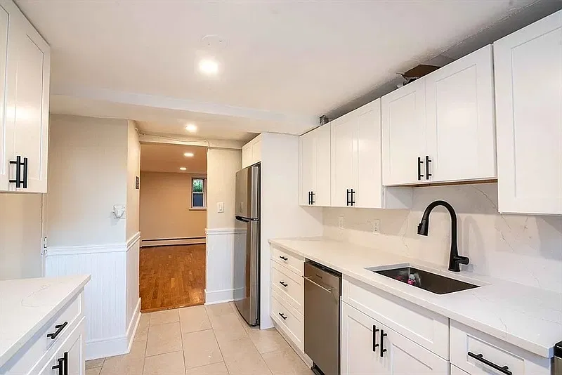 1 bed, 1.0 bath, 567 sqft, $1,647 — Photo 2