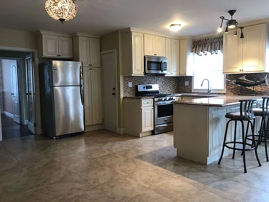 Rented by Four Seasons Realty Co. | media 13