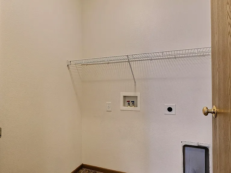 Fargo, ND Eagle Run Apartments | Closet