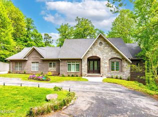 2304 Lakemoor Dr, Knoxville, TN 37920