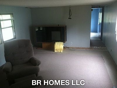 5th image of 218 Conifer Ter
