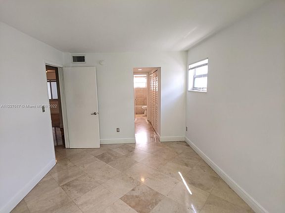 5th image of 1610 Lenox Ave APT 310