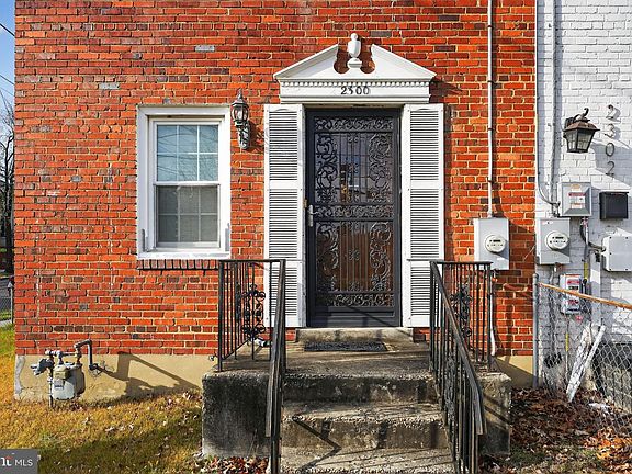 3rd image of 2300 Southern Ave SE
