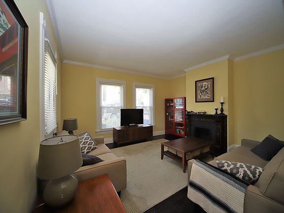 4th image of 418 Stanley Ave