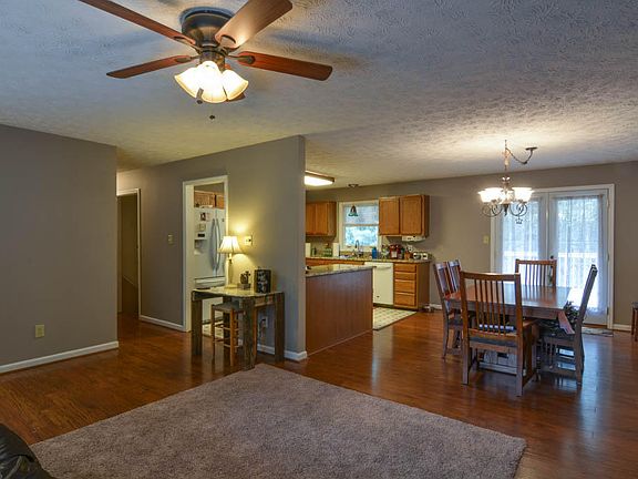 5th image of 3704 Stoneridge Dr