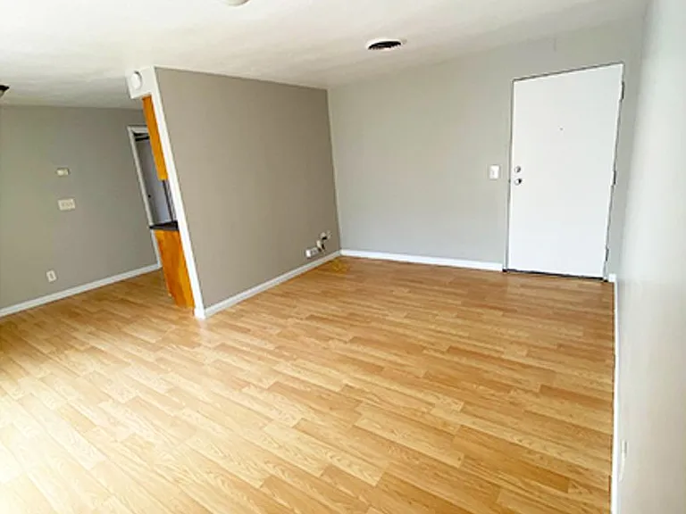 551 Lowell Ave — Photo 5