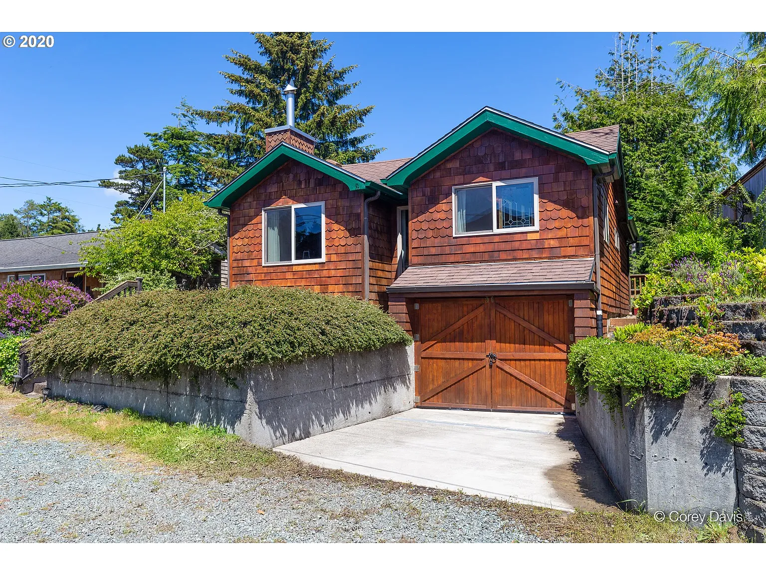 266 4th St N photo 1