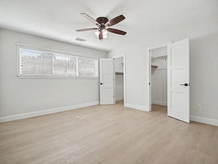 9323 Meadowbriar Ln — Photo 21