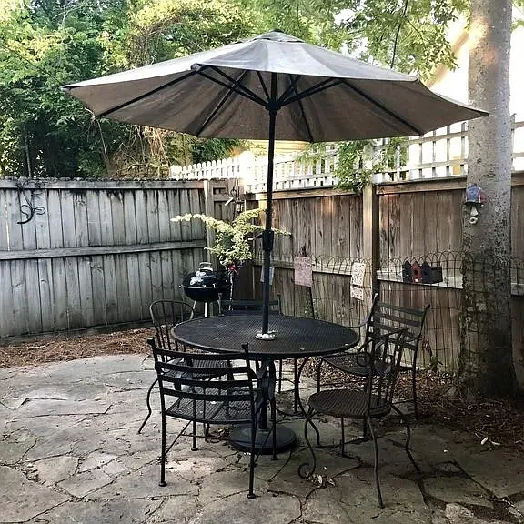 824 University Ave — Photo 4