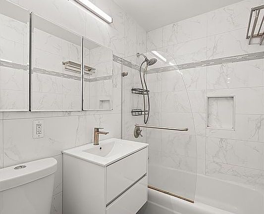 5th image of 77 Fulton St APT 20J