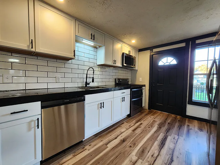23 W Anderson St — Photo 3