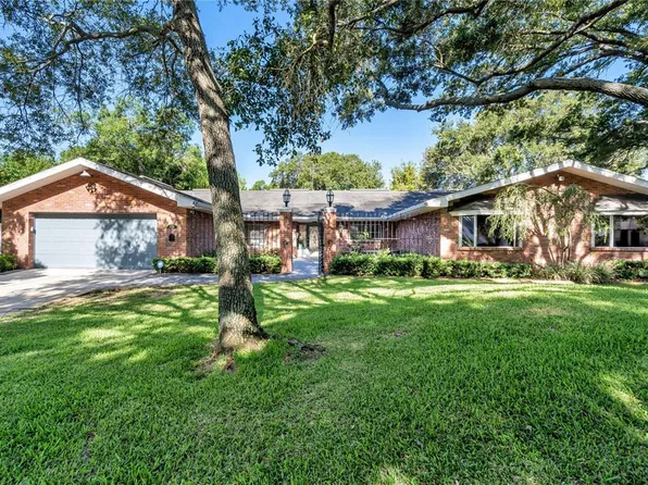 8228 132nd St, Seminole, FL 33776