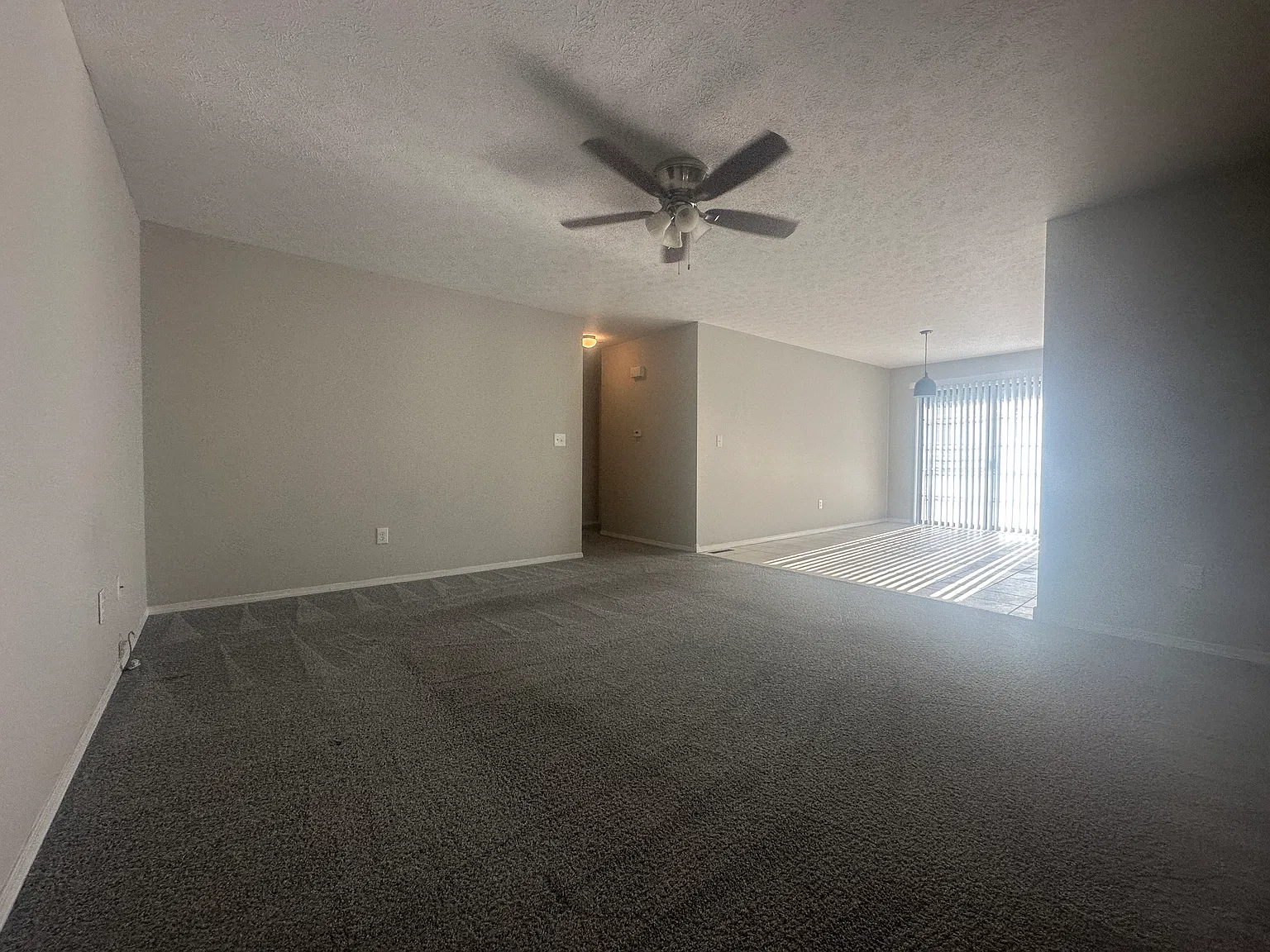 2 bed, 1100 sqft, $1,200 — Photo 2